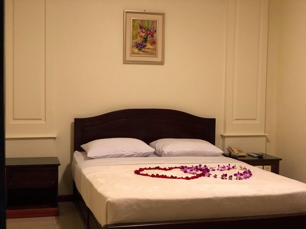 Comfort Star 2 Hotel Phnom-Penh Buitenkant foto